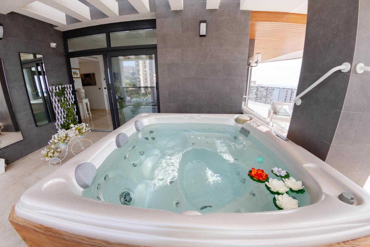 Sunset Waves Benidorm Julieta Vistas Al Mar Premium 200 Mt2 Con Jacuzzi En Terraza Exterior foto